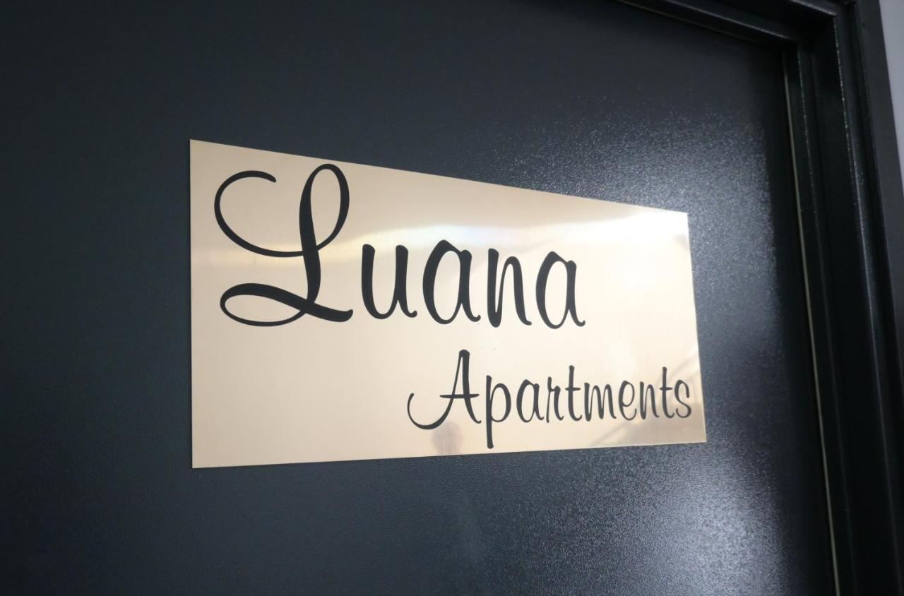 Luana Airport Apartments #4 โอโตเปนี ภายนอก รูปภาพ